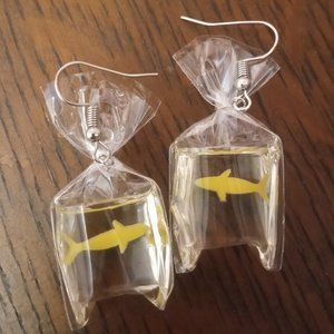 NWOT Goldfish earrings